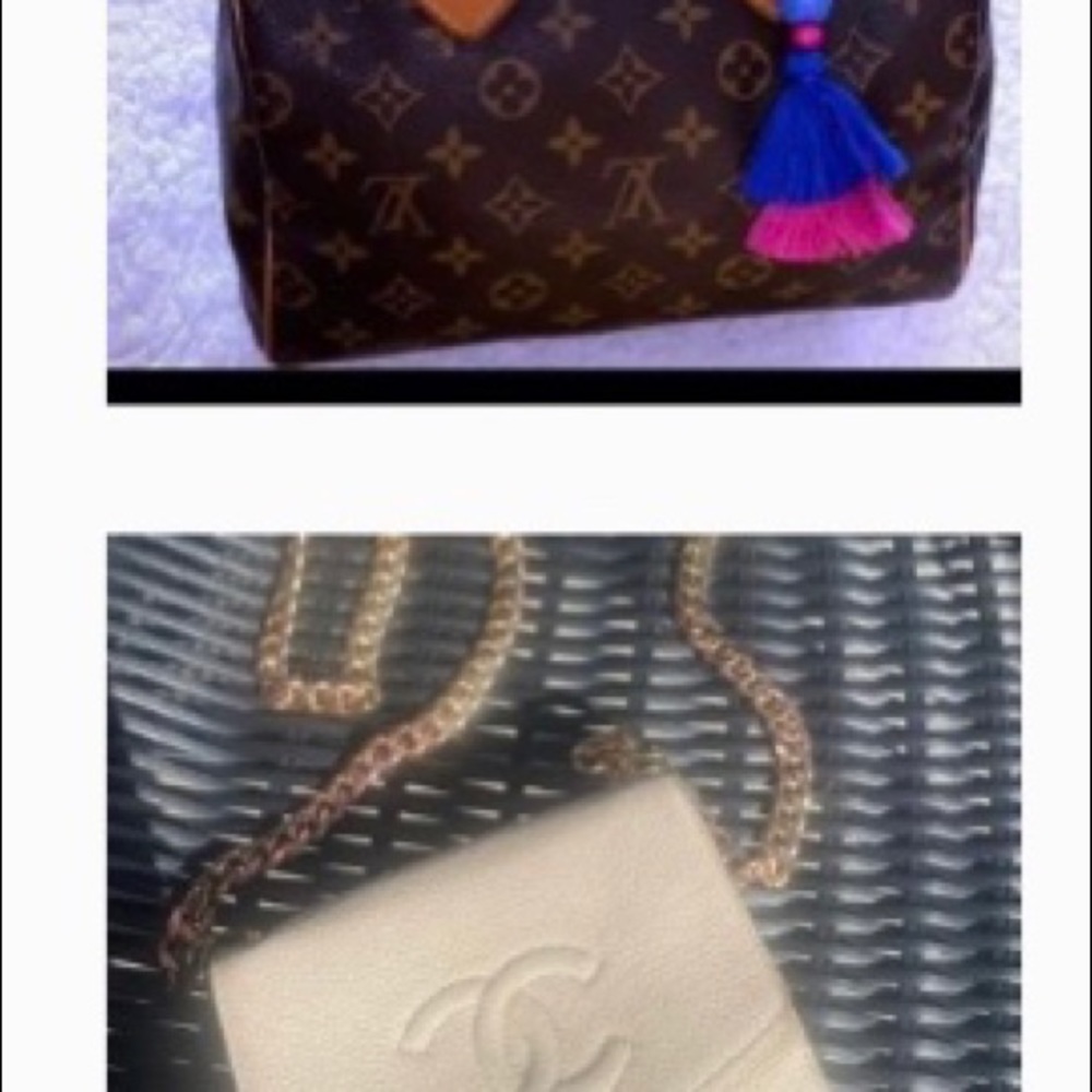 Bundle Chanel wallets